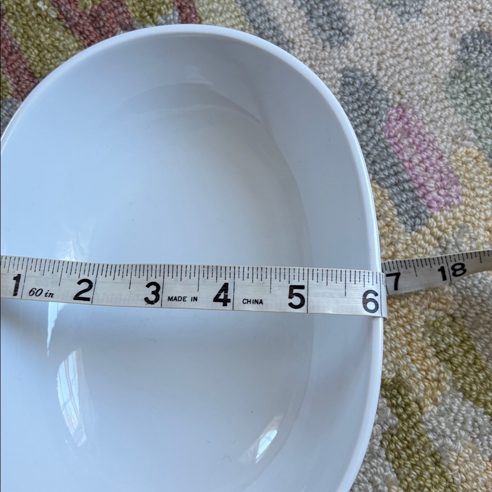 Aaron Probyn x Crate&Barrel White Ceramic serving dish EUC - Picture 3 of 11